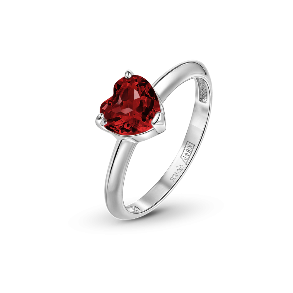 Кольцо из серебра с гранатом в форме сердца