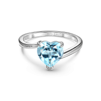Кольцо из серебра с голубым топазом Sky Blue в форме сердца