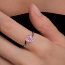 Кольцо серебряное с розовым фианитом в форме сердца