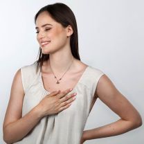 Колье с кулоном Пчела