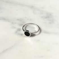 Кольцо О с черной эмалью