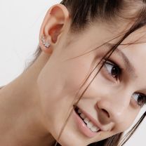 Серьги из серебра с фианитами