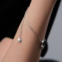 Браслет из серебра с ониксом в форме сердца