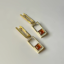 Серьги на английском замке из серебра