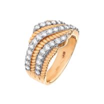 Кольцо с бриллиантовыми волнами в желтом золоте