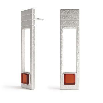 Серьги-пусеты из серебра с янтарем