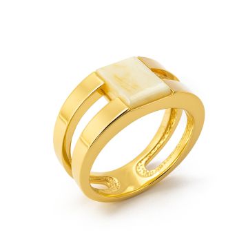 Кольцо широкое позолоченное из серебра с молочным янтарем