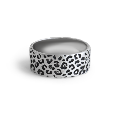 Кольцо из серебра с нанокерамикой Леопард