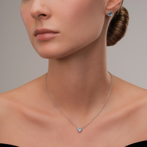 Колье из серебра с топазом Sky Blue в форме сердца
