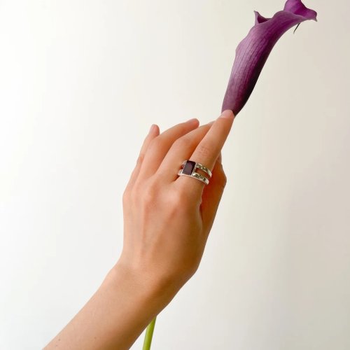 Кольцо широкое из серебра с янтарем