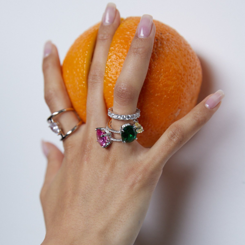 Кольцо-перстень из серебра Embrasse Emerald