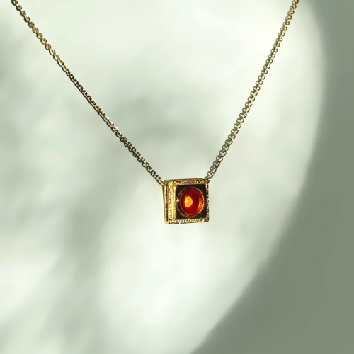 Колье позолоченное из серебра с янтарем