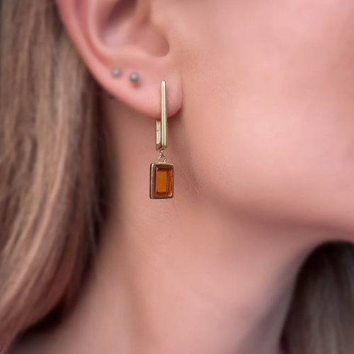 Серьги на английском замке из серебра позолоченные с янтарем