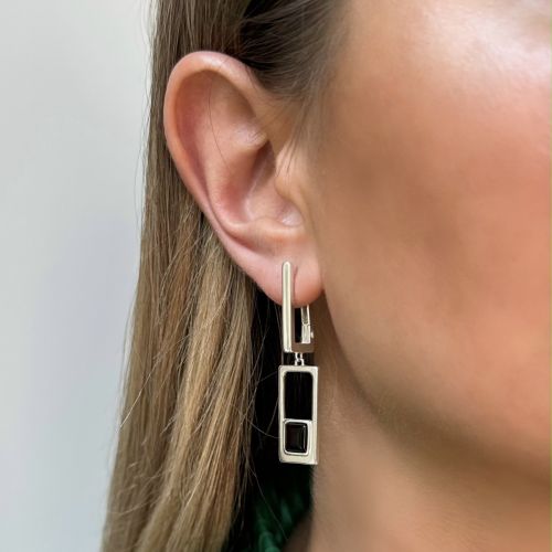 Серьги на английском замке из серебра с янтарем